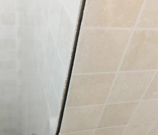 定陶瓷砖空鼓维修公司分享阳台瓷砖脱落的修复过程可以分为以下几个步骤
